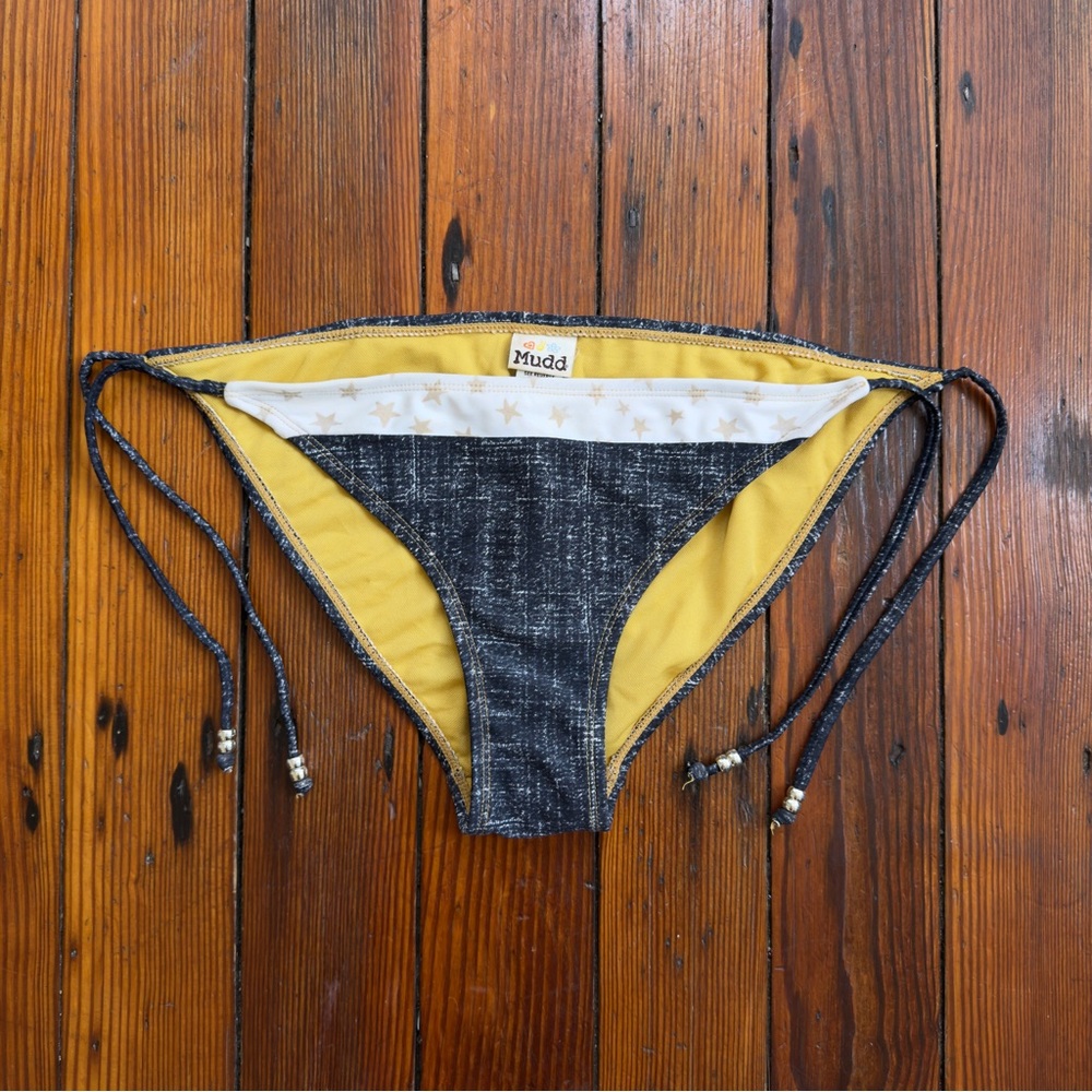 Vintage 2000s Mudd star string bikini bottoms